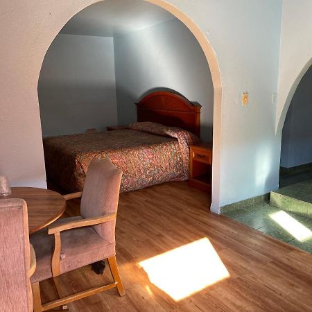 Full Moon Inn ハンティントンパーク エクステリア 写真