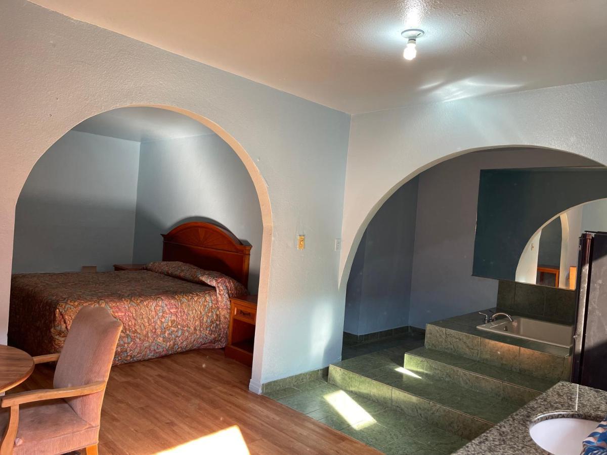 Full Moon Inn ハンティントンパーク エクステリア 写真
